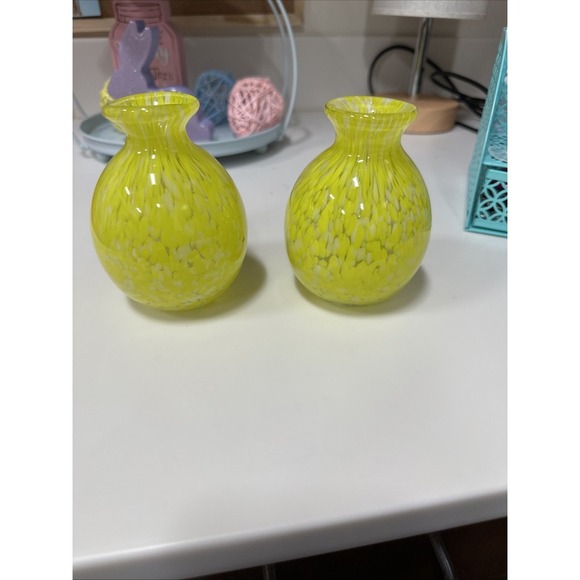 Art glass speckled swirled sunny yellow bud vase flowers floral‎ pretty Spring 3 - Picture 1 of 5
